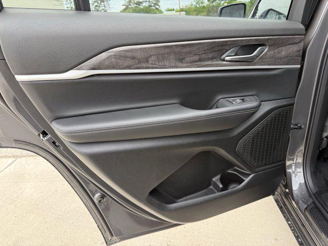 new 2025 Jeep Grand Cherokee L car, priced at $39,260