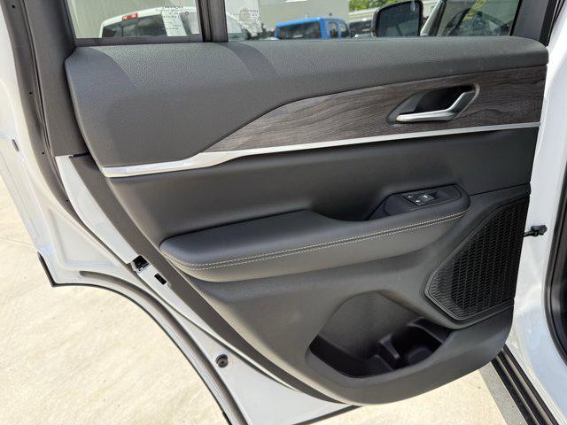 new 2025 Jeep Grand Cherokee car, priced at $38,860