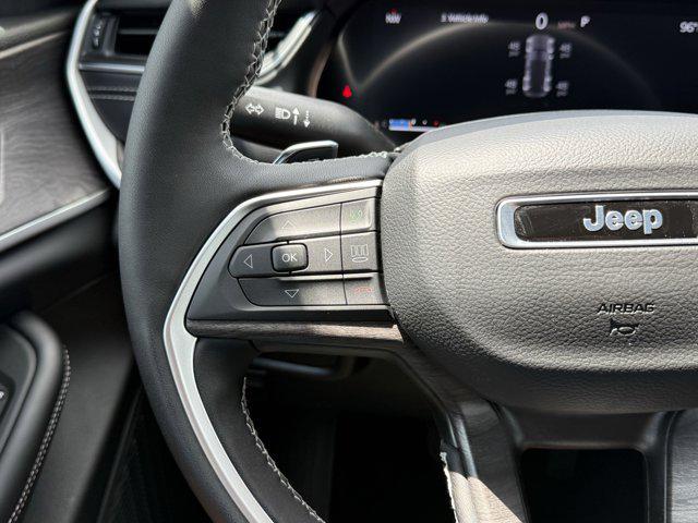 new 2025 Jeep Grand Cherokee car, priced at $38,860
