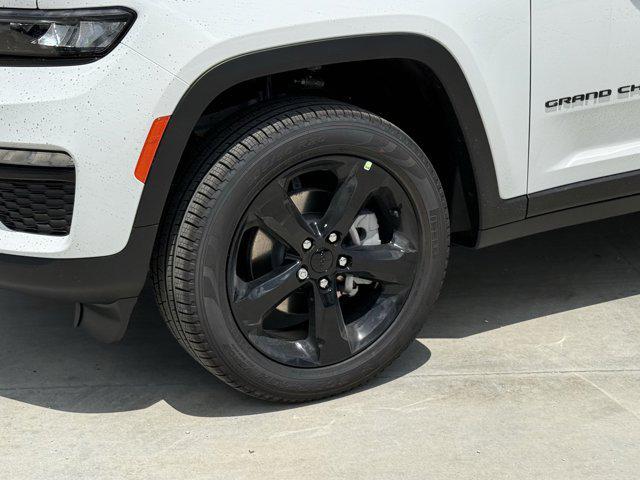 new 2025 Jeep Grand Cherokee car, priced at $38,860
