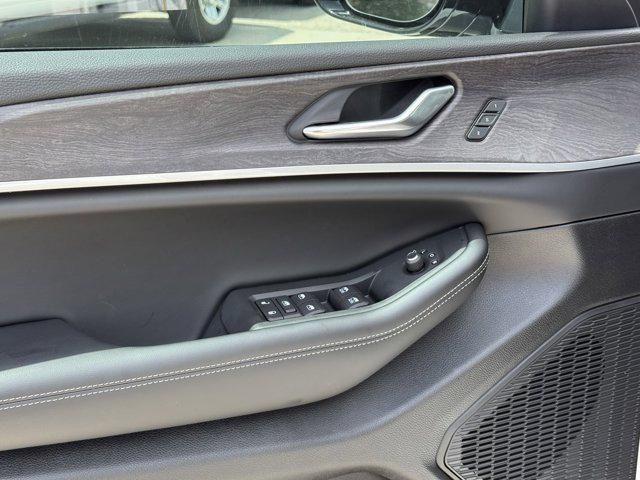 new 2025 Jeep Grand Cherokee car, priced at $38,860