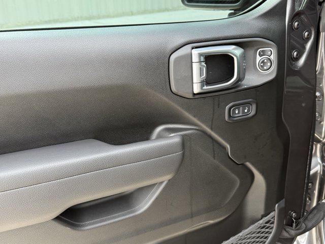 new 2025 Jeep Gladiator car, priced at $45,014