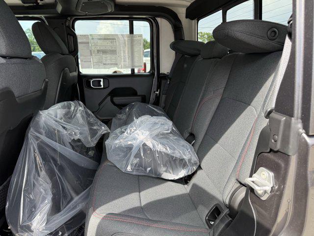 new 2025 Jeep Gladiator car, priced at $45,014