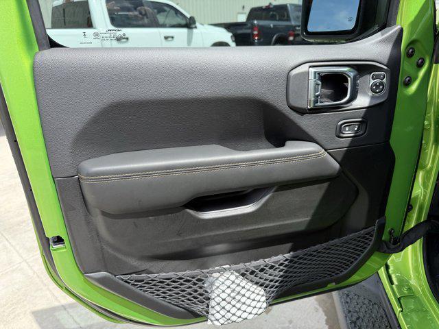 new 2025 Jeep Gladiator car, priced at $37,868