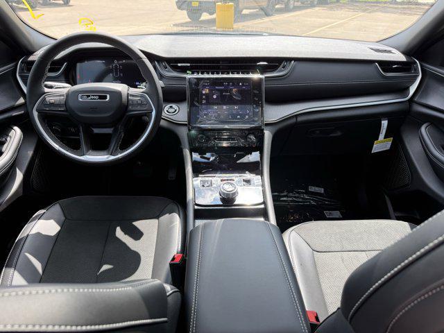 new 2025 Jeep Grand Cherokee L car, priced at $39,885