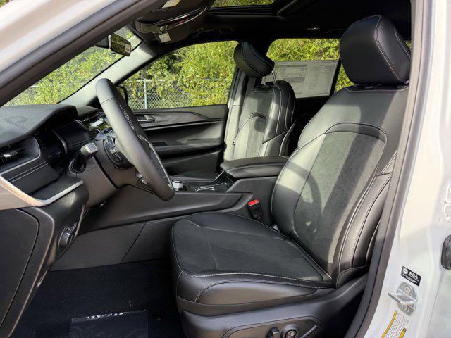 new 2025 Jeep Grand Cherokee car, priced at $39,273