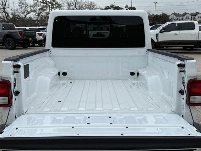 new 2025 Jeep Gladiator car, priced at $35,827