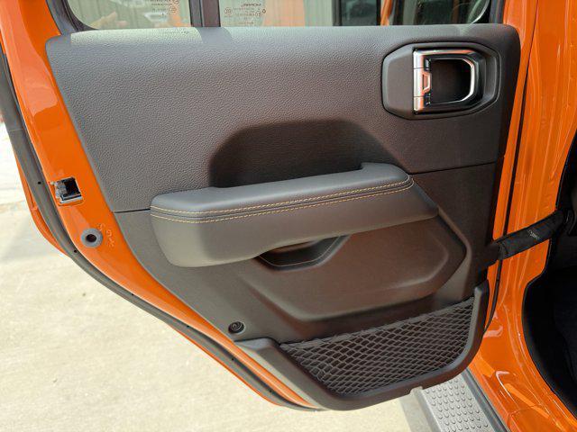 new 2025 Jeep Wrangler car, priced at $48,713