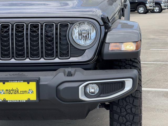 new 2025 Jeep Gladiator car, priced at $39,338