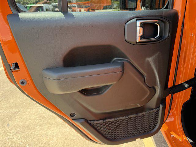 new 2025 Jeep Gladiator car, priced at $41,108