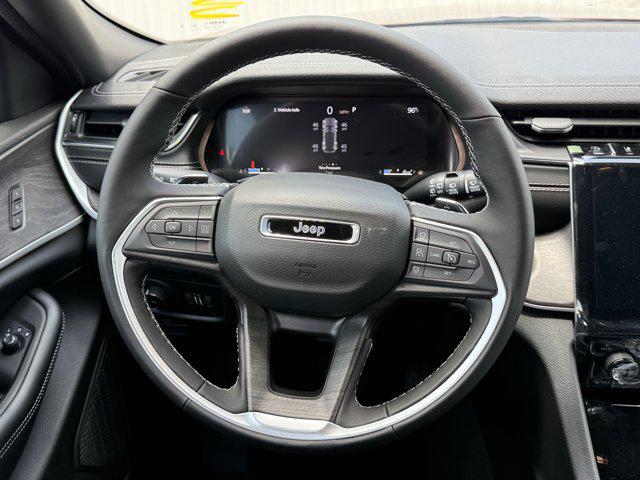 new 2025 Jeep Grand Cherokee car, priced at $39,378