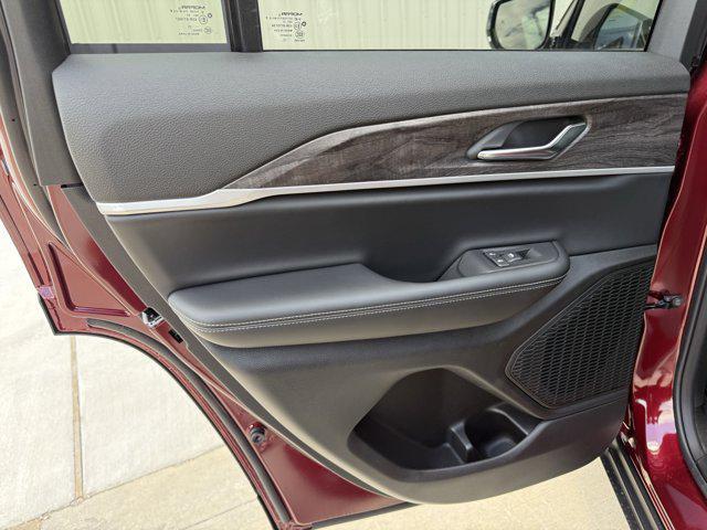 new 2025 Jeep Grand Cherokee car, priced at $39,378