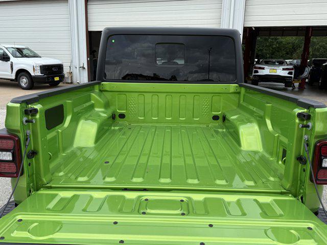 new 2025 Jeep Gladiator car, priced at $44,613