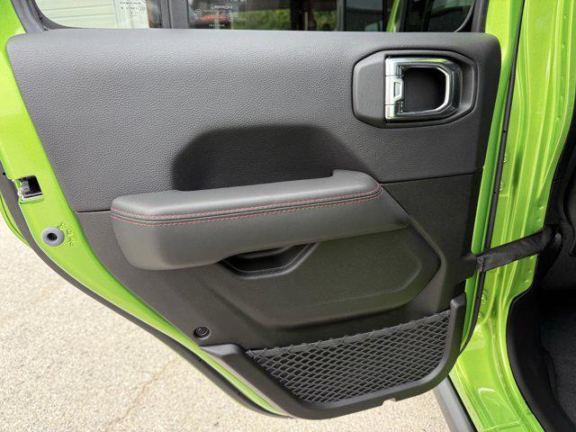 new 2025 Jeep Gladiator car, priced at $44,613