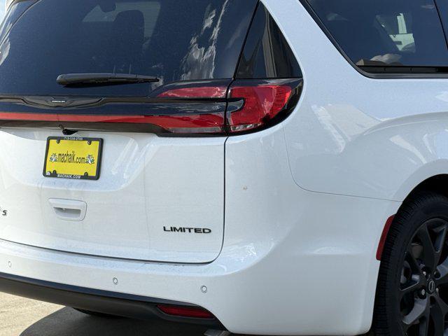 new 2026 Chrysler Pacifica car, priced at $43,960