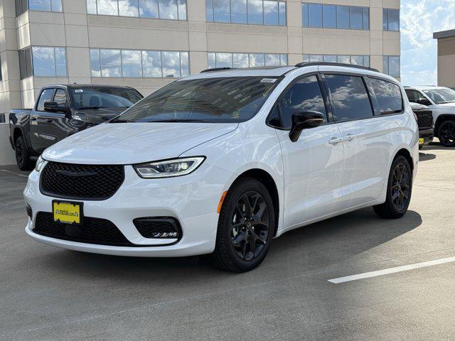 new 2026 Chrysler Pacifica car, priced at $43,960