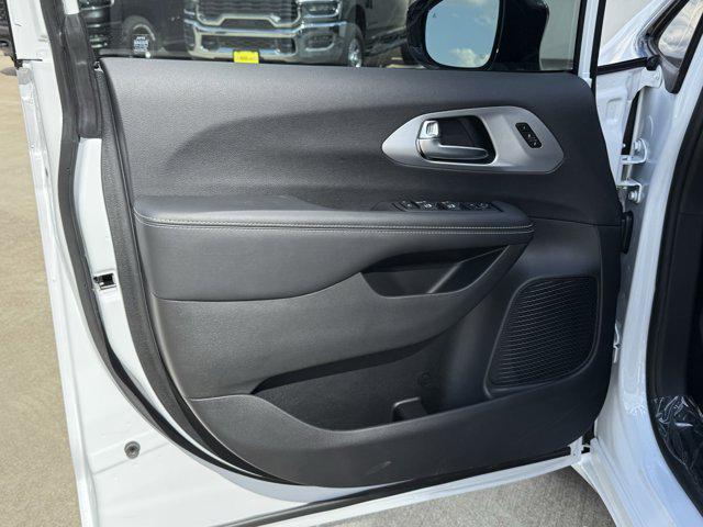 new 2026 Chrysler Pacifica car, priced at $43,960