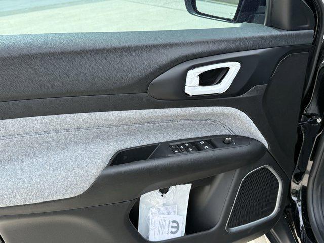 new 2025 Jeep Compass car, priced at $25,037