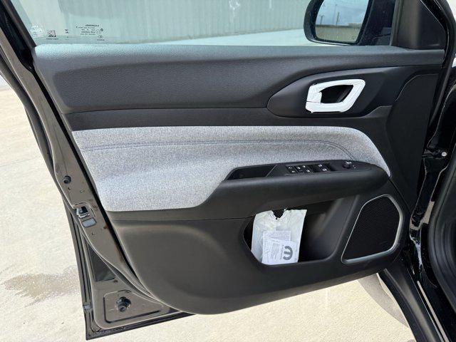 new 2025 Jeep Compass car, priced at $25,037