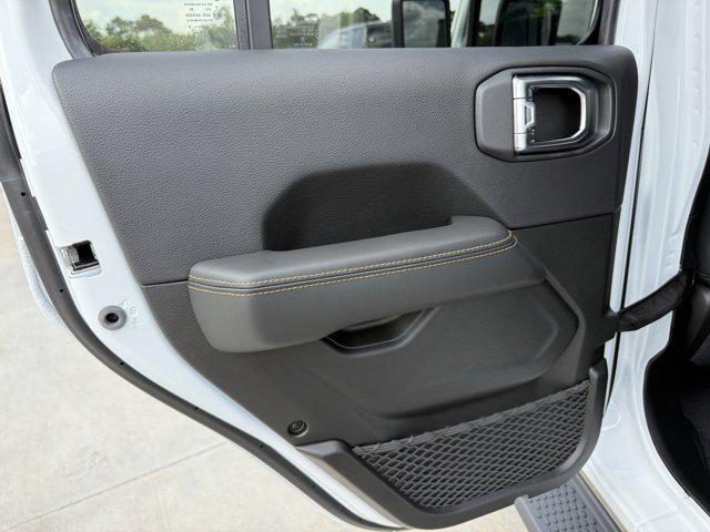 new 2025 Jeep Wrangler car, priced at $46,286