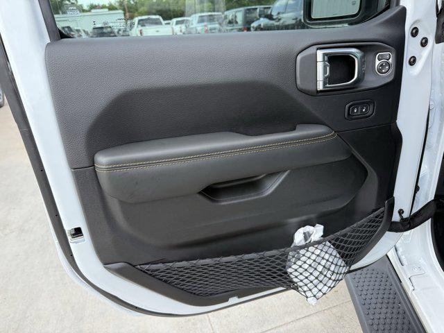 new 2025 Jeep Wrangler car, priced at $46,286