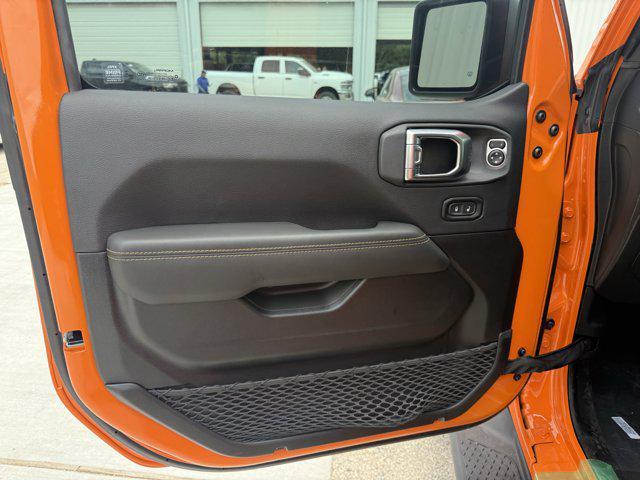 new 2025 Jeep Gladiator car, priced at $38,211