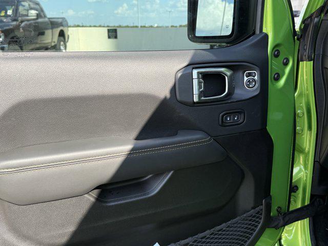 new 2025 Jeep Gladiator car, priced at $39,721