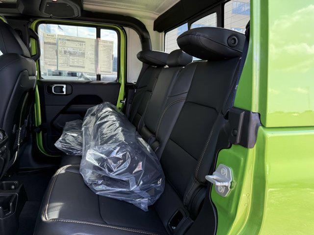 new 2025 Jeep Gladiator car, priced at $39,721