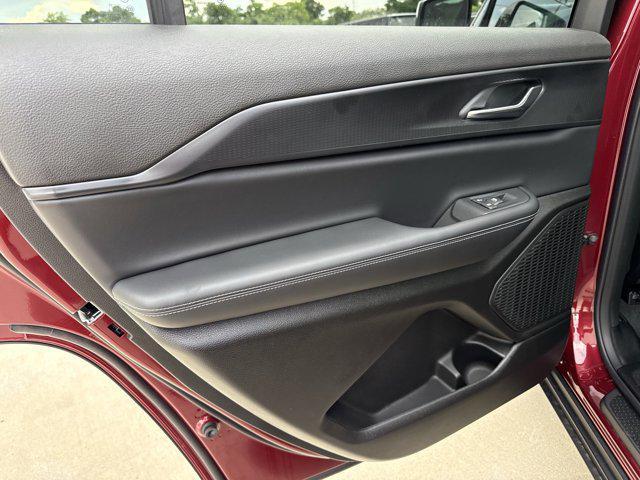 new 2025 Jeep Grand Cherokee L car, priced at $37,985