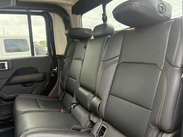 new 2025 Jeep Gladiator car, priced at $41,471