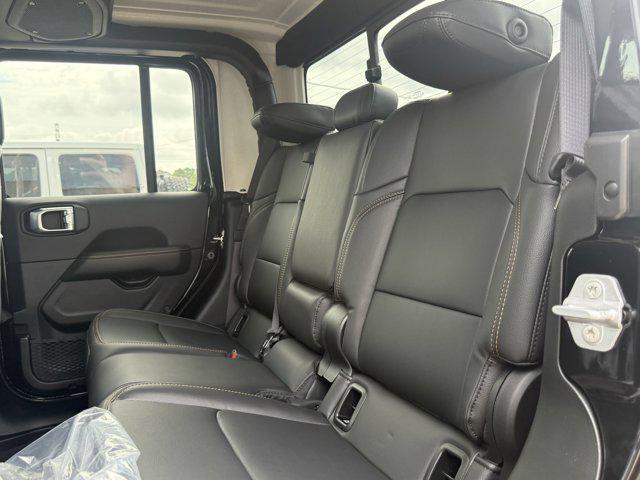new 2025 Jeep Gladiator car, priced at $41,471