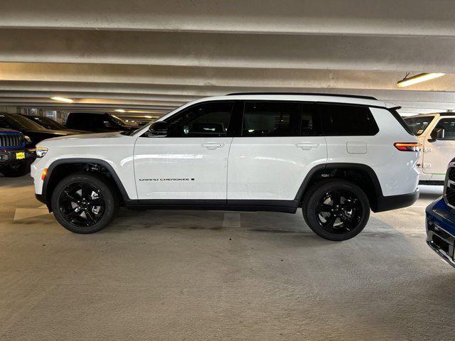 new 2024 Jeep Grand Cherokee L car, priced at $40,009