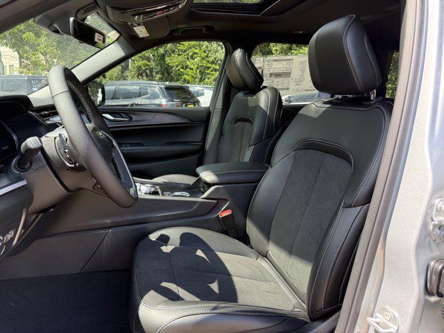 new 2025 Jeep Grand Cherokee L car, priced at $40,010