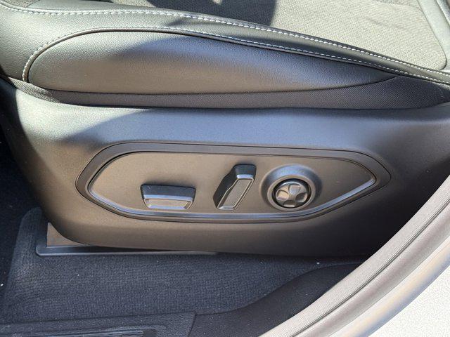 new 2025 Jeep Grand Cherokee L car, priced at $40,010