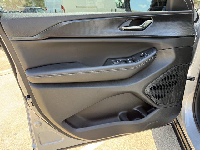 new 2025 Jeep Grand Cherokee L car, priced at $40,010