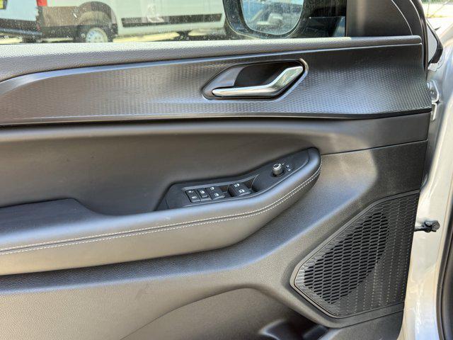 new 2025 Jeep Grand Cherokee L car, priced at $40,010