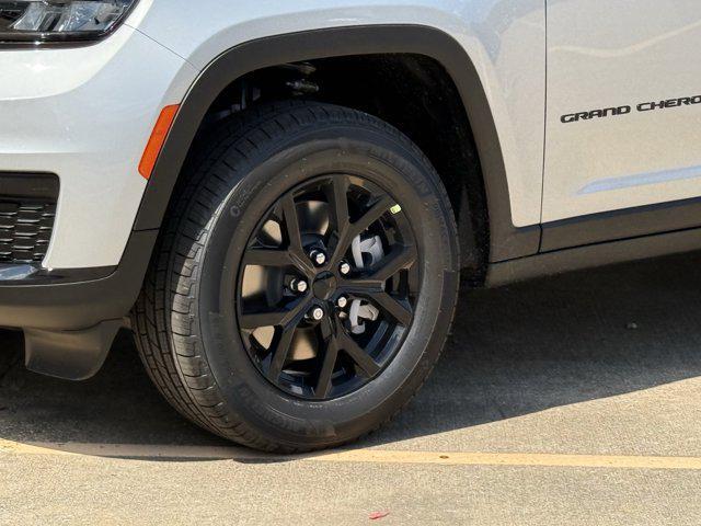 new 2025 Jeep Grand Cherokee L car, priced at $40,010