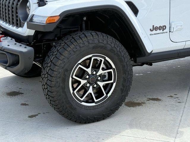 new 2025 Jeep Gladiator car, priced at $46,649