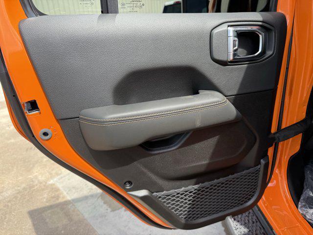 new 2025 Jeep Gladiator car, priced at $38,122