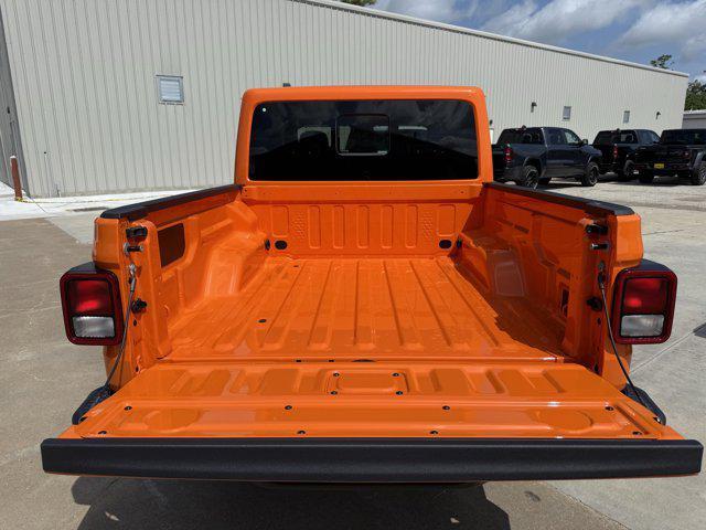 new 2025 Jeep Gladiator car, priced at $38,122