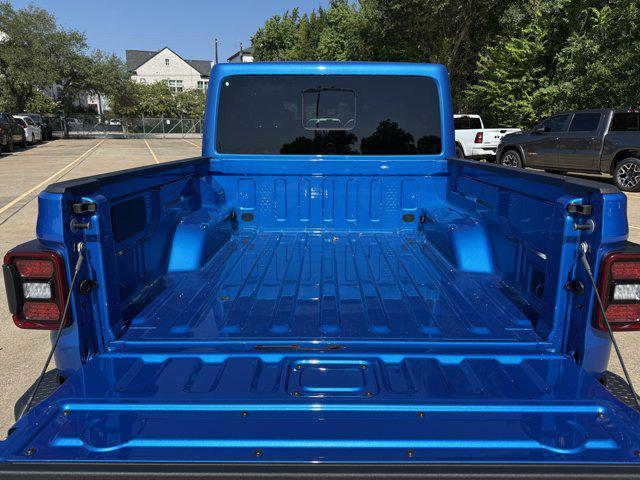 new 2025 Jeep Gladiator car, priced at $45,508