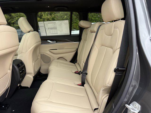 new 2025 Jeep Grand Cherokee car, priced at $45,824