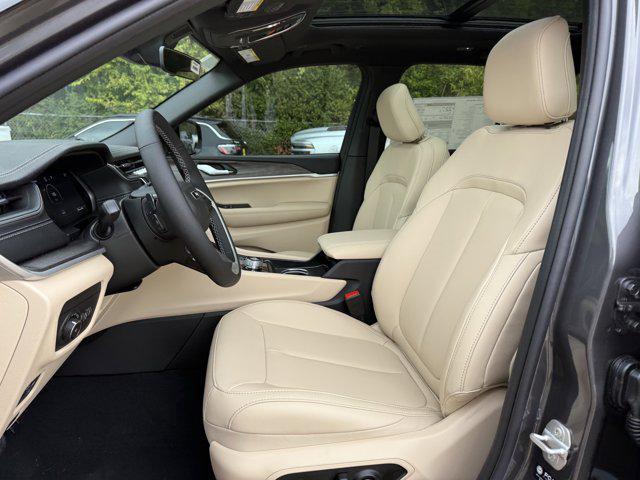 new 2025 Jeep Grand Cherokee car, priced at $45,824