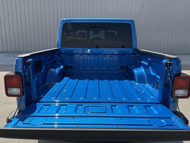 new 2025 Jeep Gladiator car, priced at $38,448