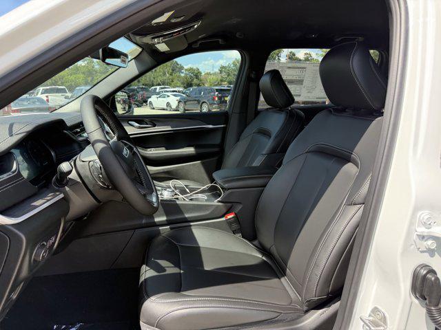 new 2025 Jeep Grand Cherokee L car, priced at $41,562