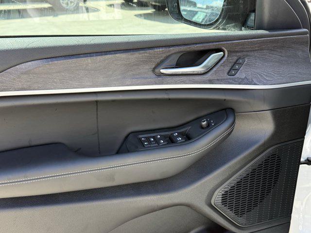 new 2025 Jeep Grand Cherokee L car, priced at $41,562