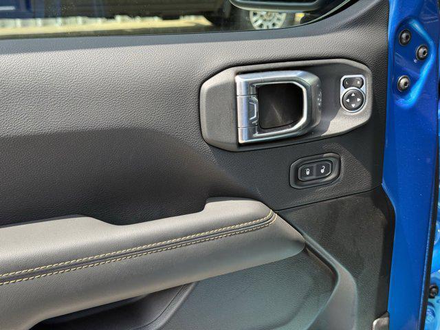 new 2025 Jeep Gladiator car, priced at $37,950