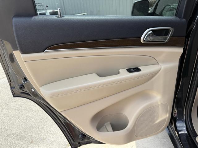 used 2015 Jeep Grand Cherokee car, priced at $13,000