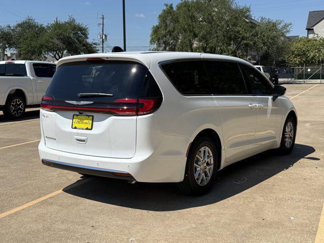 new 2026 Chrysler Pacifica car, priced at $36,071