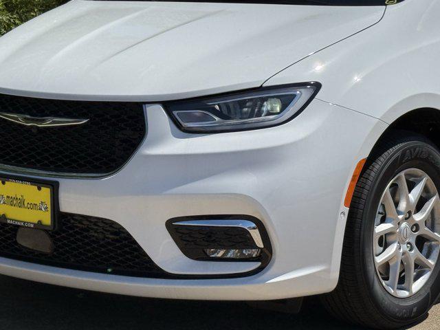 new 2026 Chrysler Pacifica car, priced at $36,071